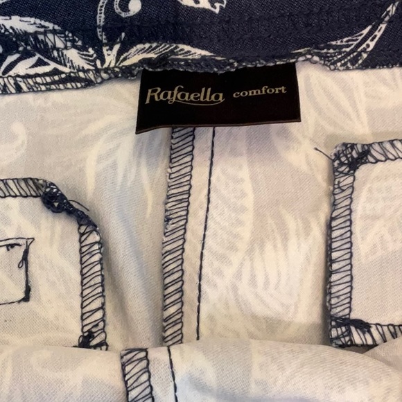 NWOT Capris - Picture 2 of 3